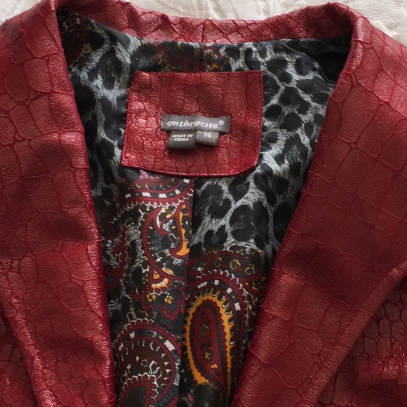 Jacket - Picture 3 of 5